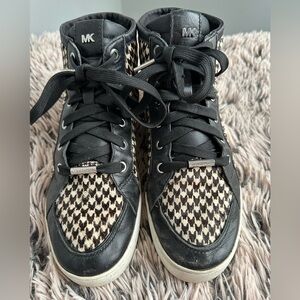Michael Kors High Top Faux Calf Skin Lace Ups 8.5